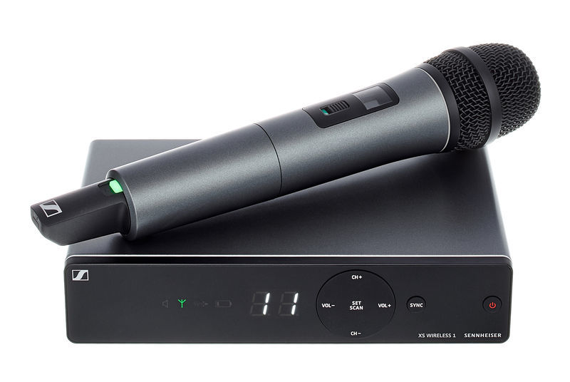 SENNHEISER XSW 1-825-A Микрофонная радиосистема